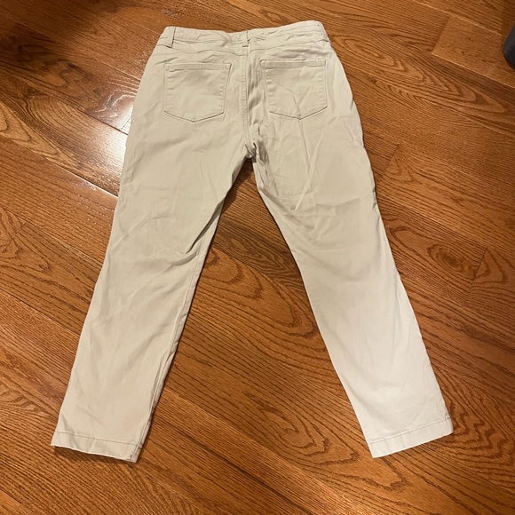 Bandolino white lisbeth crop size 8 - Picture 2 of 3